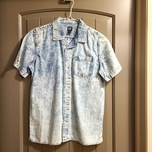 ⭐️GAP DENIM LADIES XL  CHAMBRAY BUTTON DOWN SHIRT IN VINTAGE ACID WASH DESIGN